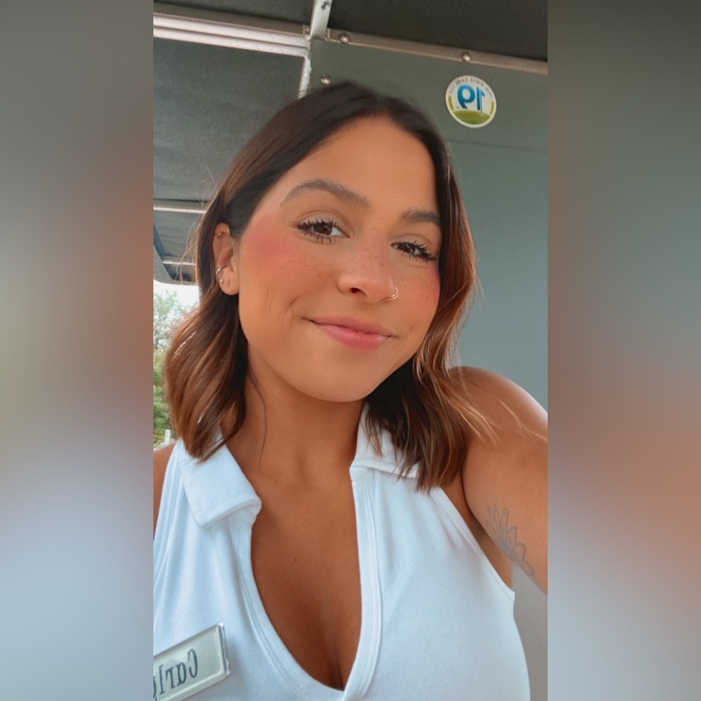 Meet your Posher, Carly